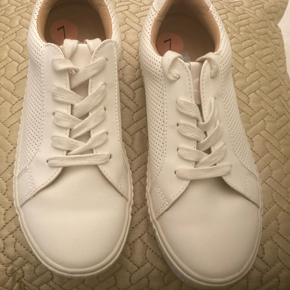 Steve Madden woman’s tennis shoes, bone white, size 7, NWOT